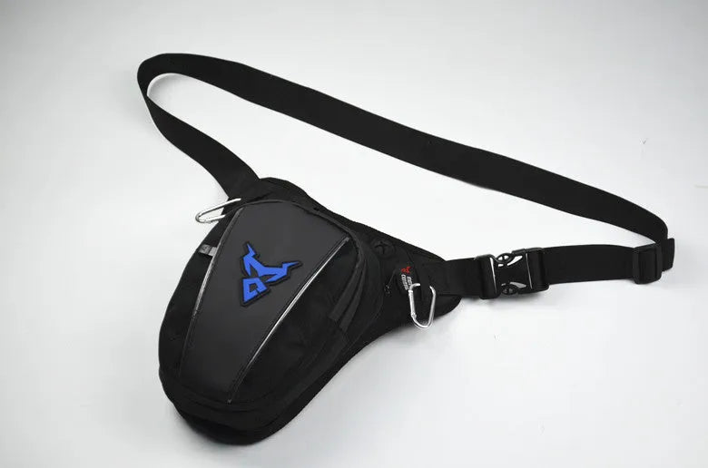 Motorcycle rider wearing a grey 1200D Oxford leg bag on their thigh.