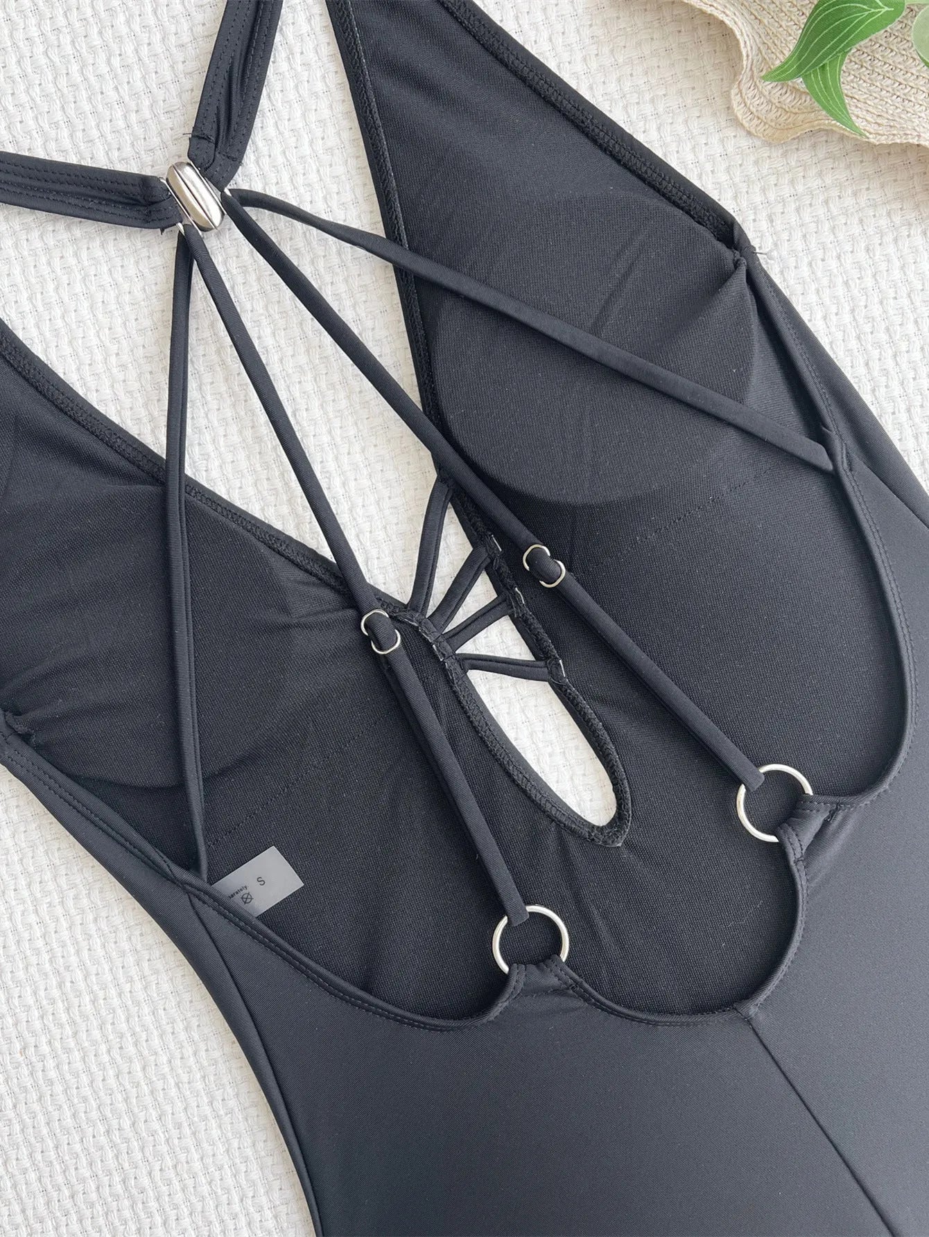 Black ladies nylon bikini swimsuit in solid colour design for swimming