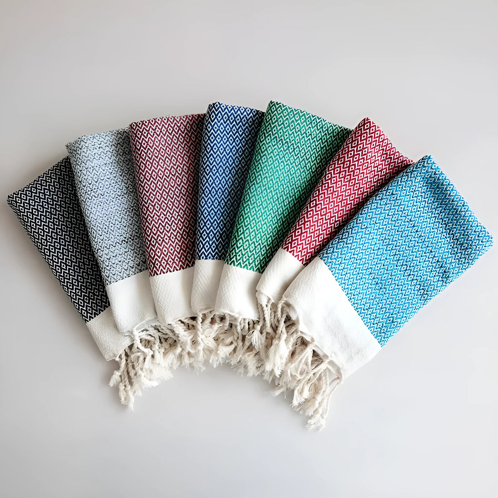 Square cotton yarn-dyed tassel napkin in multiple colours for table setting