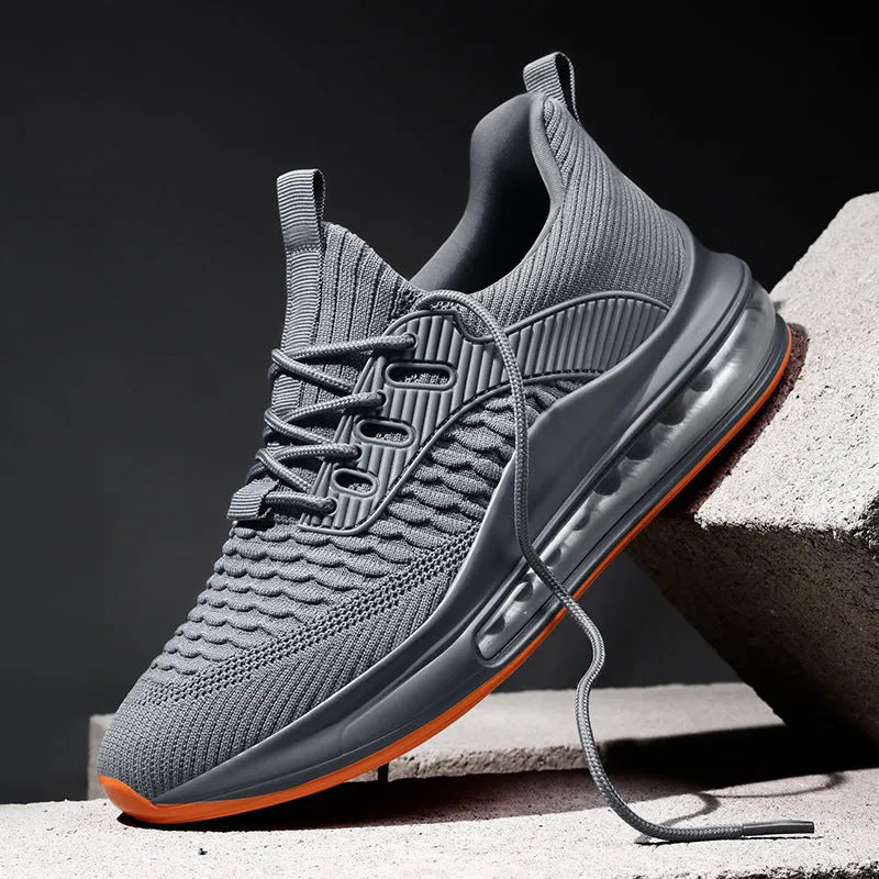 Men's black mesh running shoes with rubber sole and front lace-up fastening