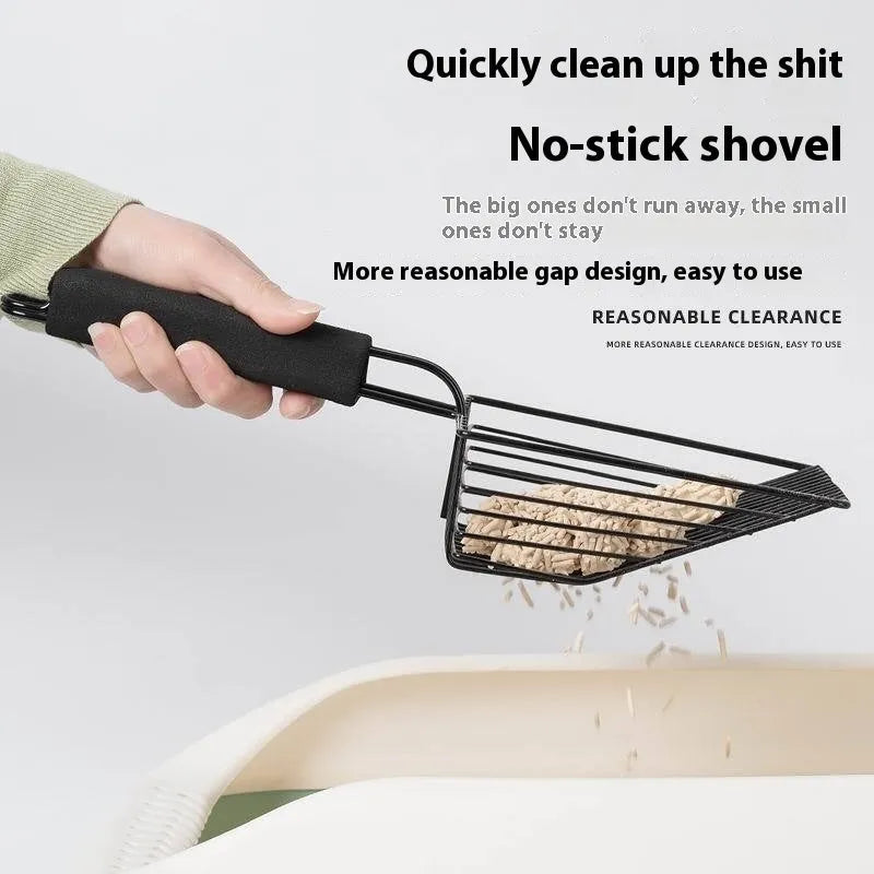 Black metal cat litter scoop with 0.8cm gap between tines for cleaning clumped litter