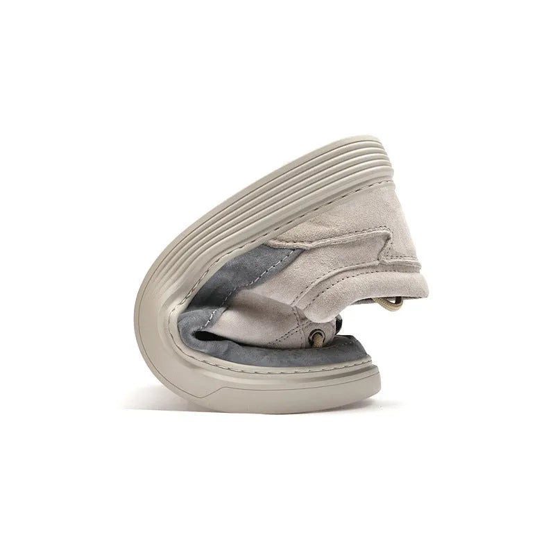 Men's low-top grey casual skate shoes with pigskin leather upper and rubber sole