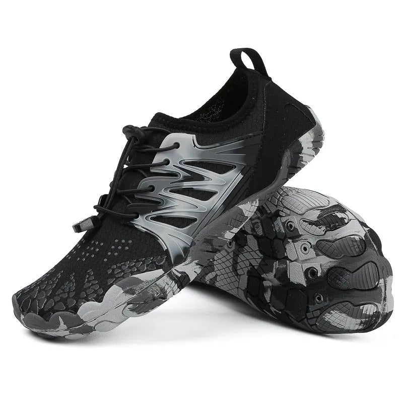 Quick-drying lace-up beach shoes in various colours with mesh upper and rubber sole