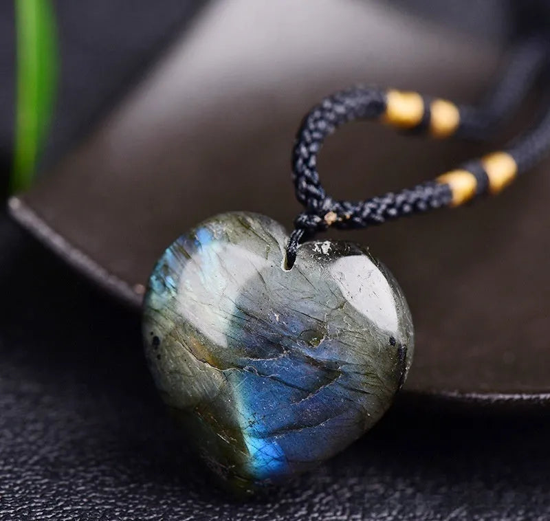Natural labradorite moonstone heart pendant necklace blue light crystal semi-precious stone 2-4cm