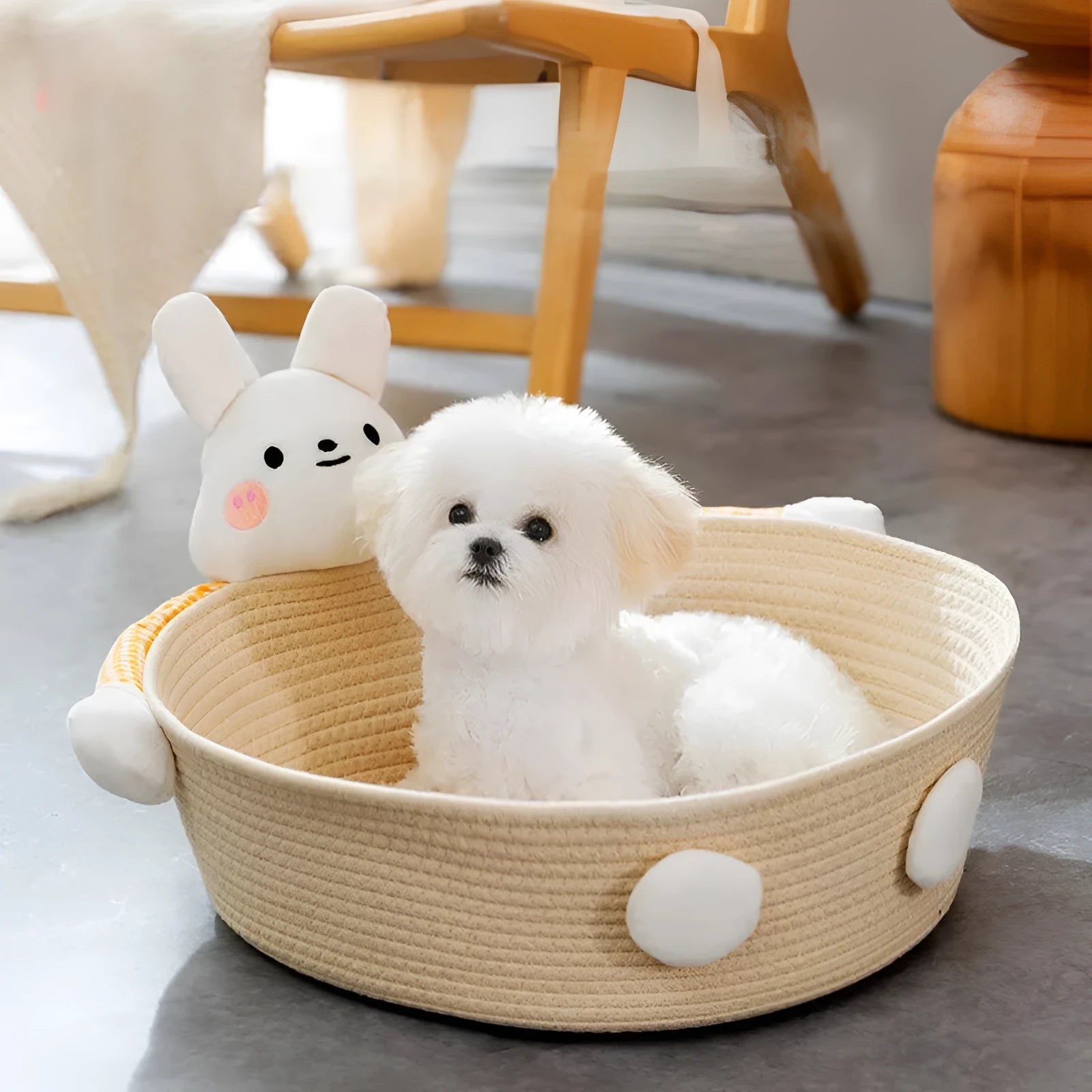 Woven cotton rope cat bed basket with integrated scratch pad in bear design