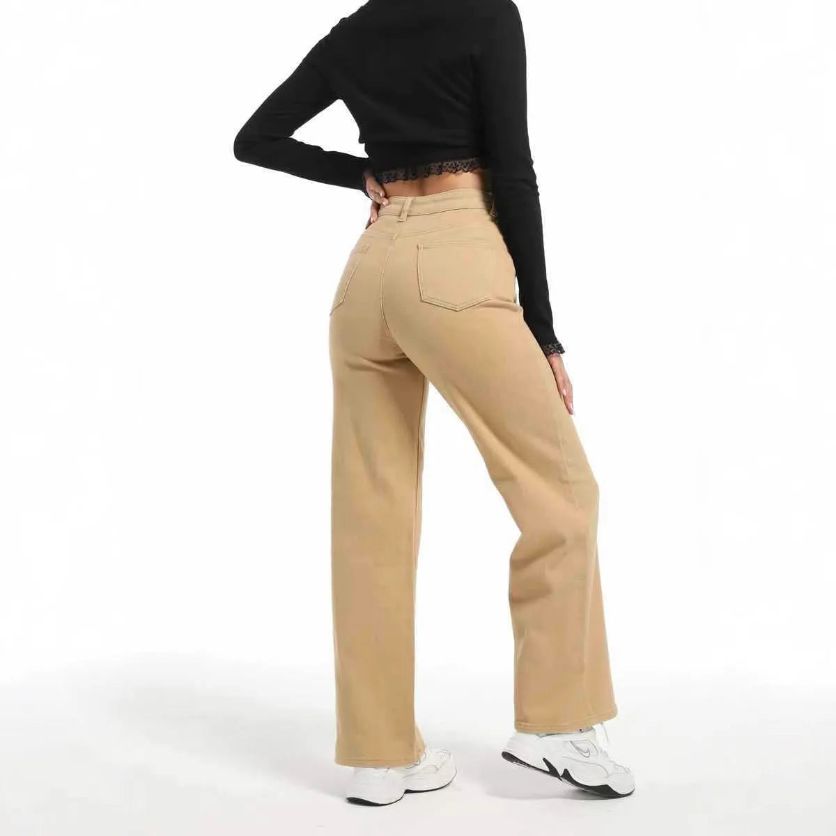 Women's straight leg jeans in wide leg style with high waist in apricot colour