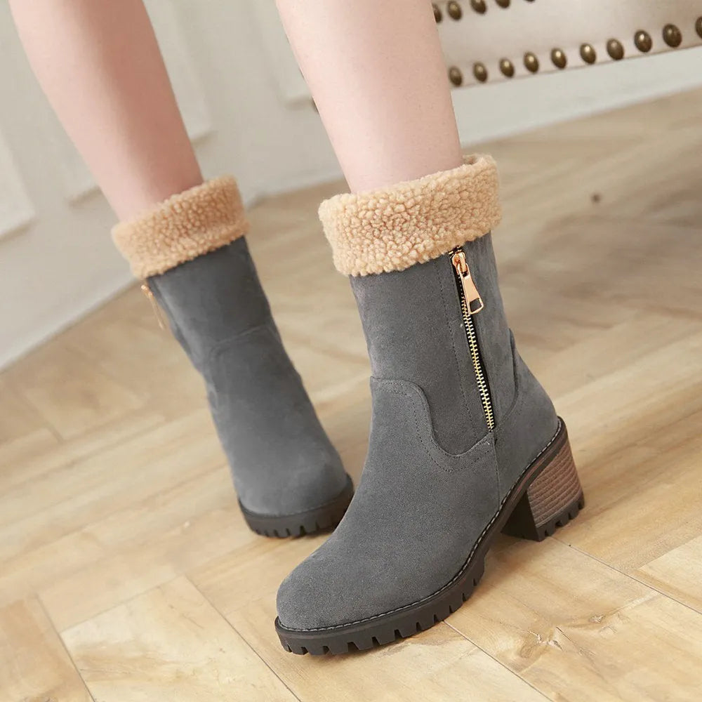 Ankle-high snow boots with waterproof rubber soles and plush lining in four colour options