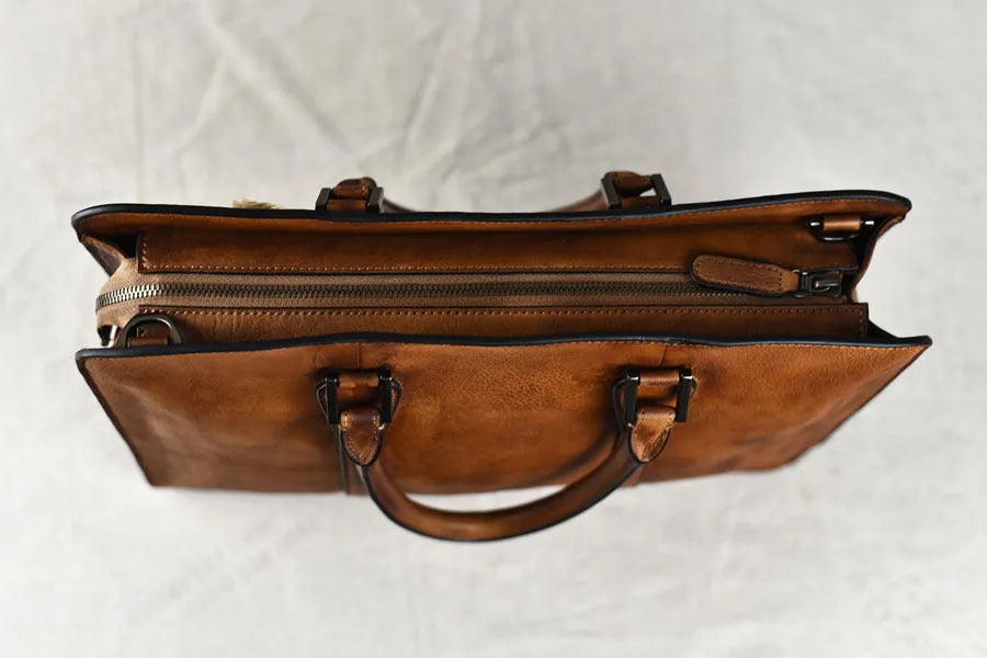 Men's 14-inch horizontal leather handbag in khaki vegetable tanned cowhide with zipper