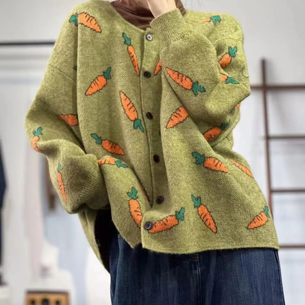 Round neck loose fit cardigan with Mori artistic colour contrast print.