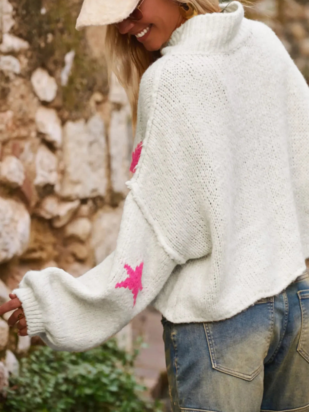White women's pullover sweater with star pattern on thick imitation velvet fabric, loose turtleneck design