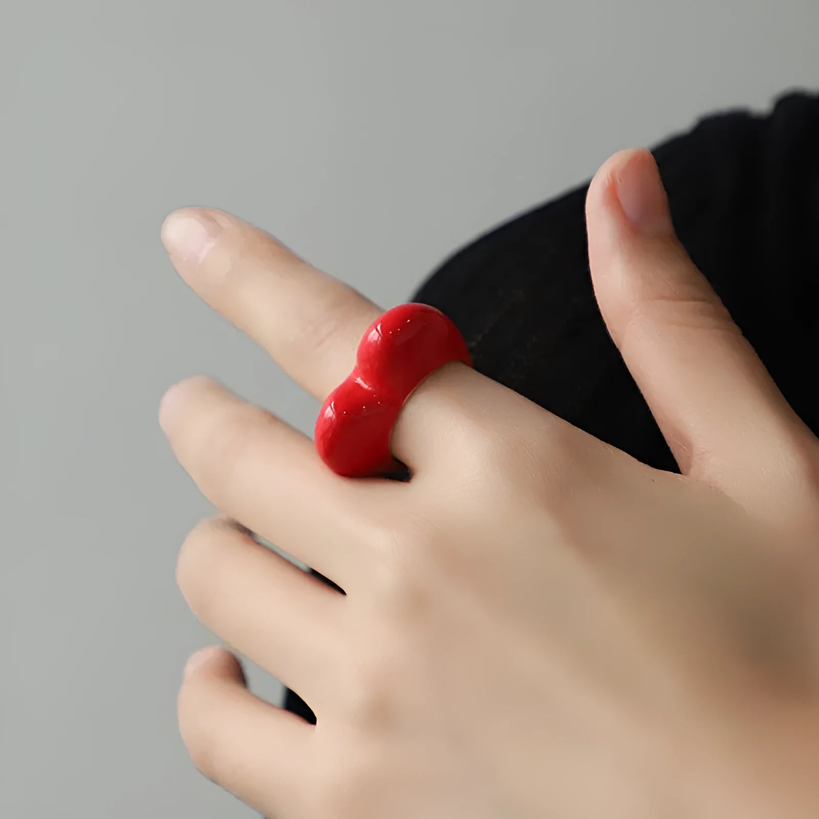 Original design three-dimensional enamel heart ring in zinc alloy with colour options
