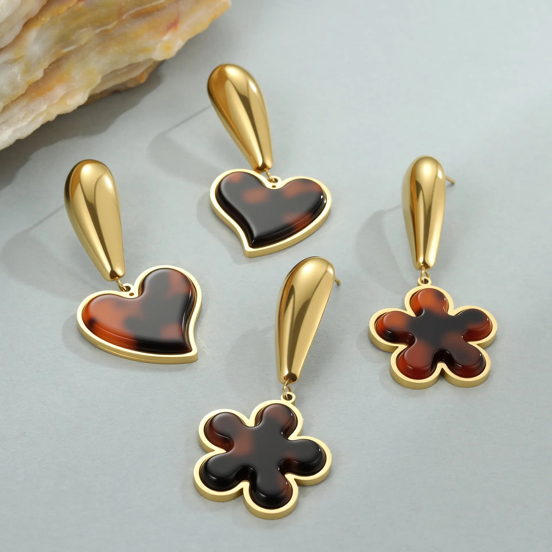 Women's tortoiseshell resin hawksbill colour earrings with 18K gold electroplating in heart-shaped and floral geometric designs
