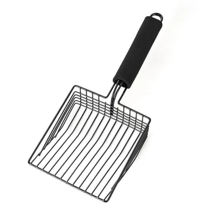 Black metal cat litter scoop with 0.8cm gap between tines for cleaning clumped litter