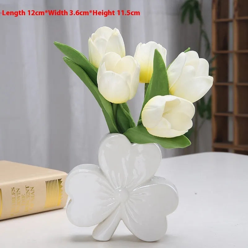 Clover ceramic vase in European style with white porcelain construction