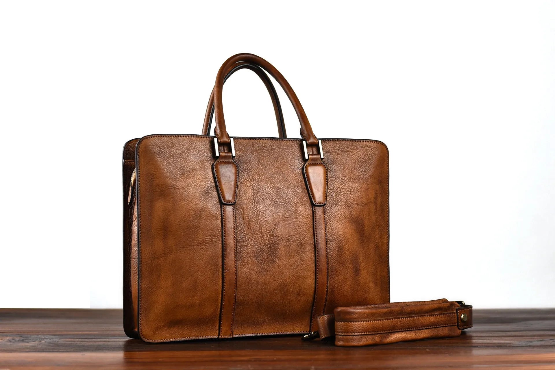 Men's 14-inch horizontal leather handbag in khaki vegetable tanned cowhide with zipper