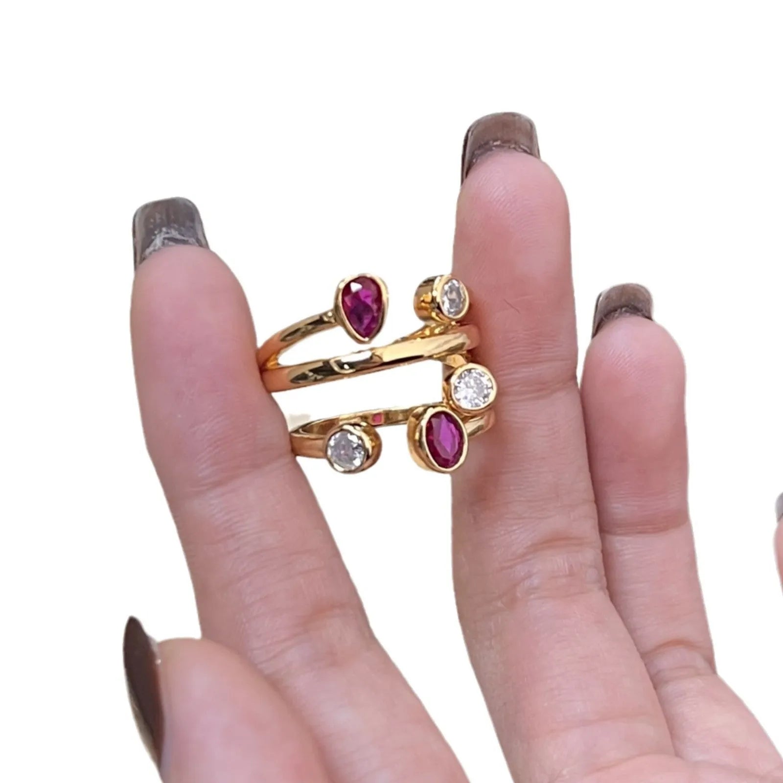 Retro geometric diamond ring with irregular cross design in two-tone colours