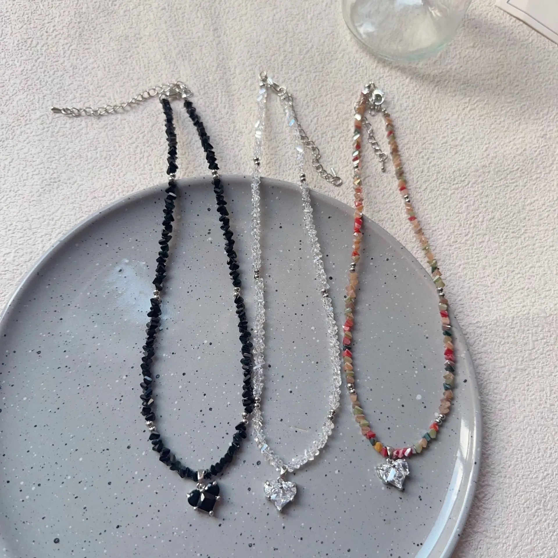 Handmade non-fading beaded necklace for women with plastic beads in picture colour, OL style