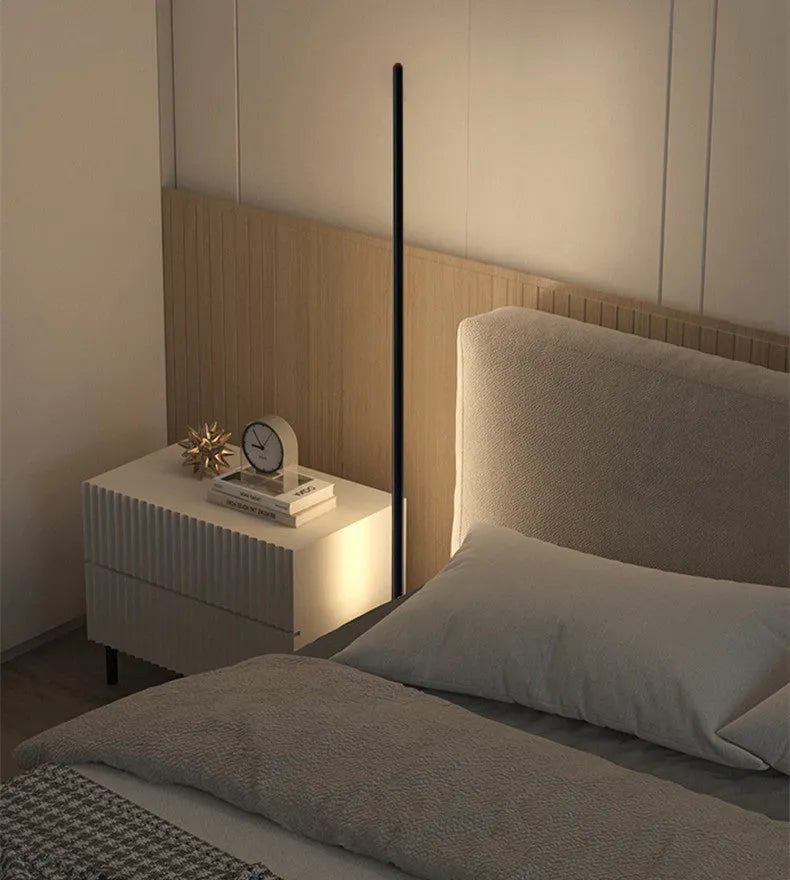Vertical aluminium alloy table lamp with USB cable in modern simple design