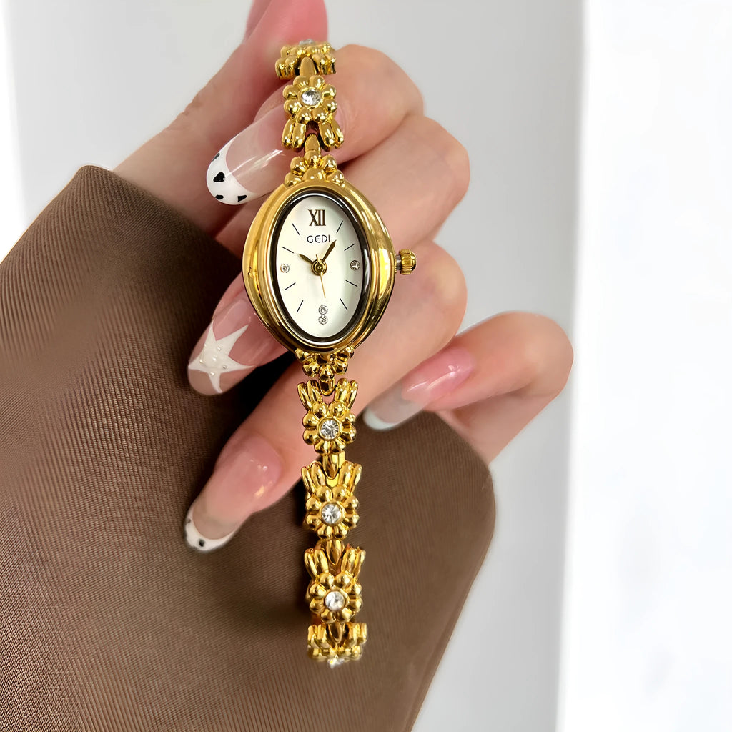Women's light luxury retro alloy watch 8mm thin white case white dial white strap