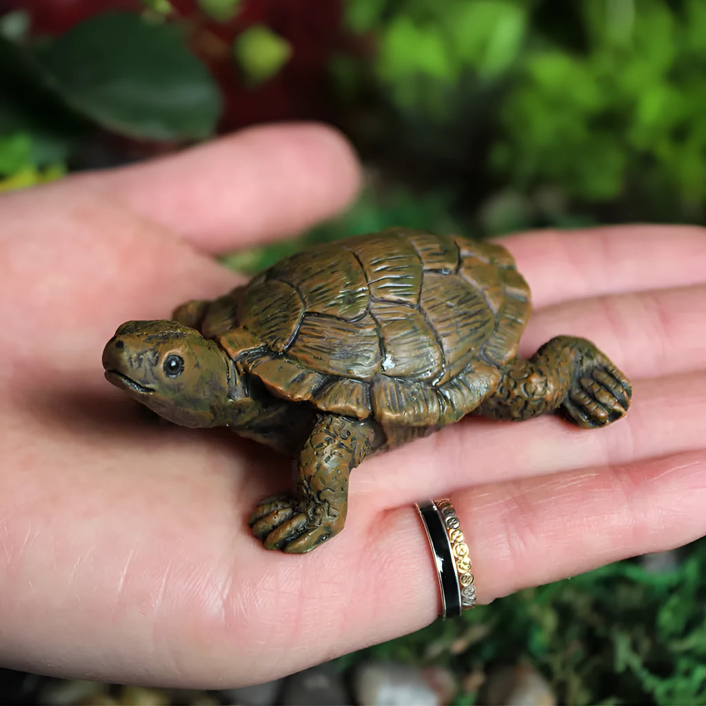 Handmade resin turtle garden decoration for succulent arrangements and micro landscapes