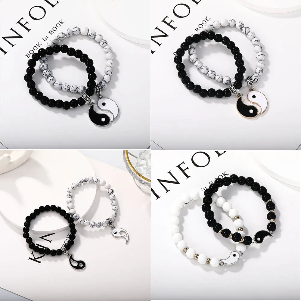 Geometric eight-diagram shaped unisex alloy bracelet with an electroplated finish.