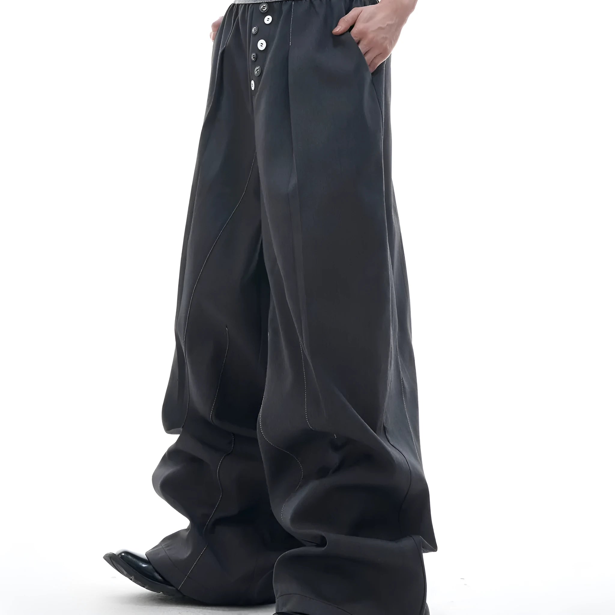 Straight-leg casual trousers with drooping style and button-open line design in black or grey