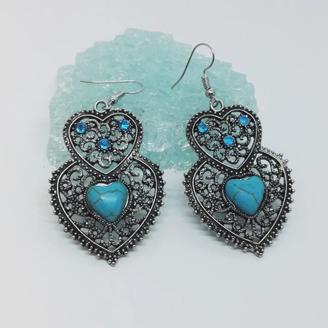 Vintage heart shaped green earrings with matching pendant necklace on box chain