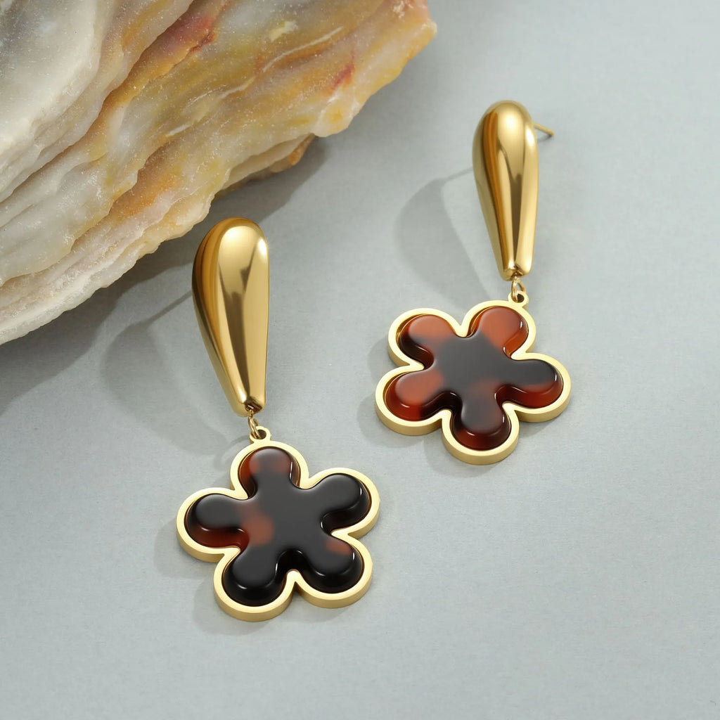 Women's tortoiseshell resin hawksbill colour earrings with 18K gold electroplating in heart-shaped and floral geometric designs