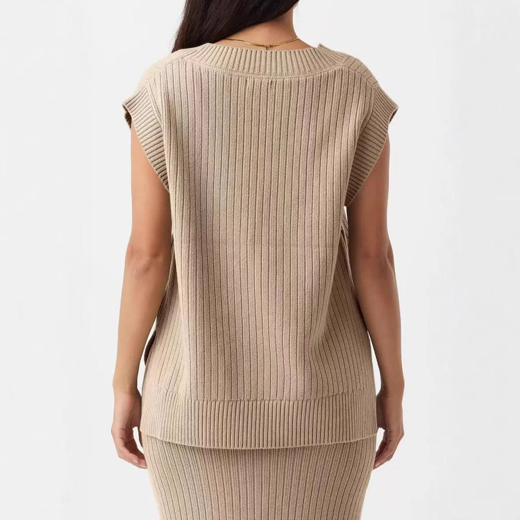 Women's V-neck sleeveless pullover vest in thin viscose fibre fabric, camel colour, loose casual fit