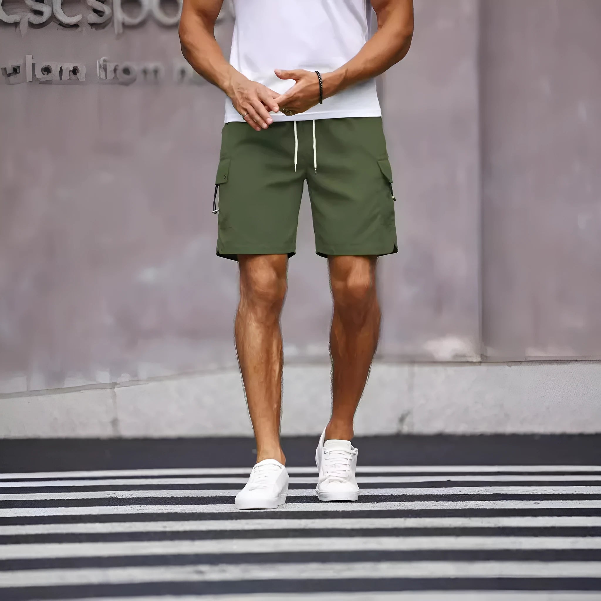Men's loose fit workwear shorts in cool silk cotton fabric with micro-elastic waistband