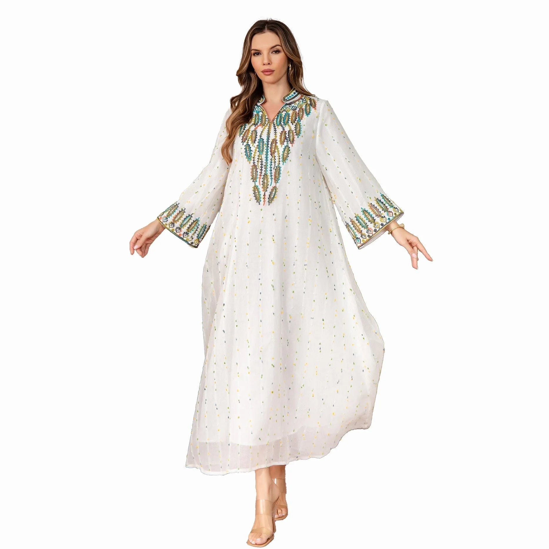 White Dubai-style Arabic robe with long sleeves and full-length skirt for women