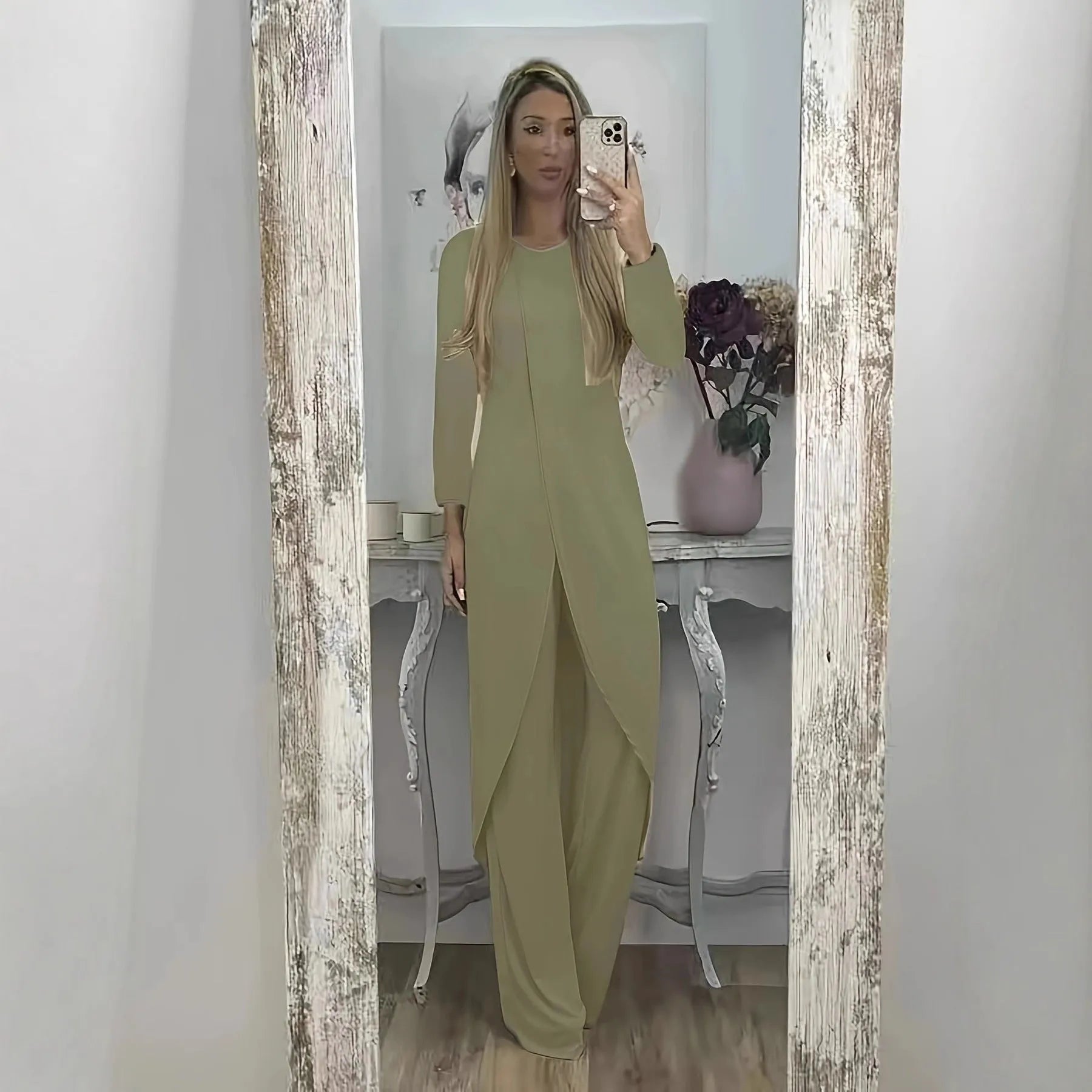 Casual two-piece outfit with long sleeve top and loose trousers in black, blue or khaki