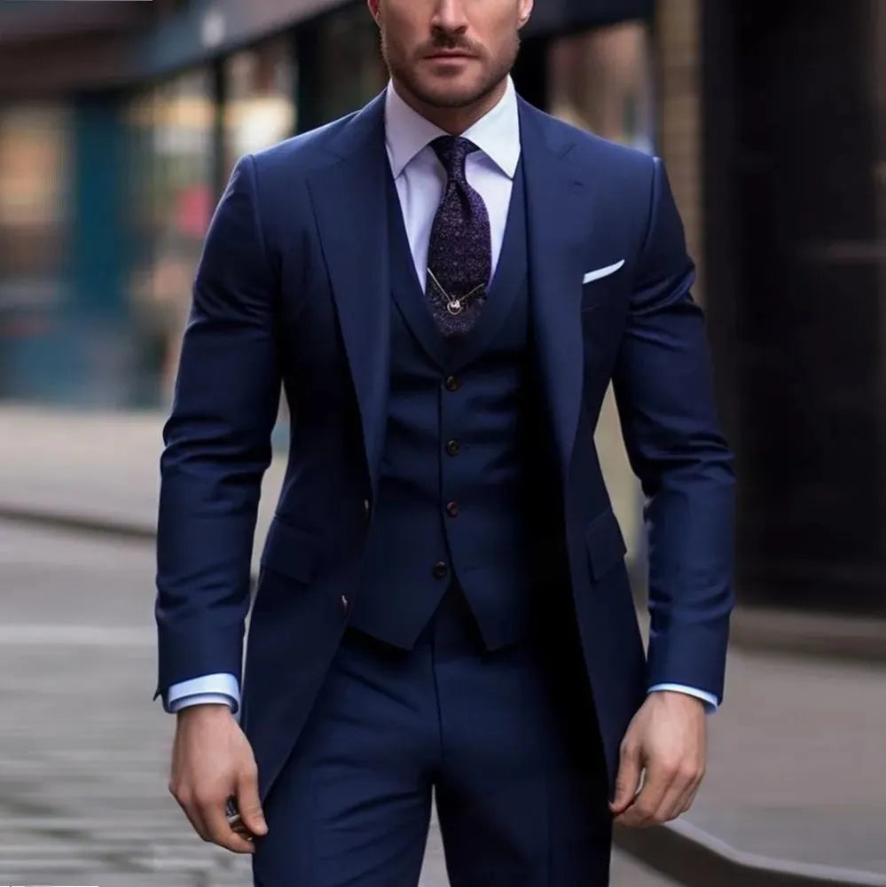 Men's slim fit three-piece suit in polyester blend fabric with coat, vest and trousers
