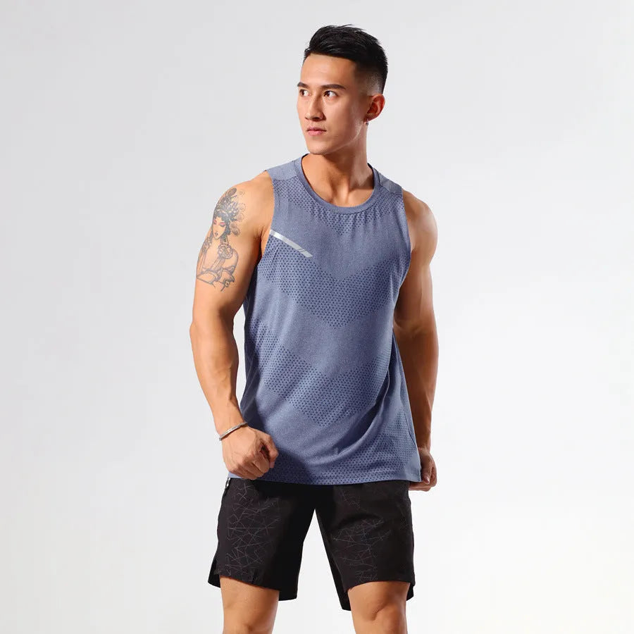 Men's solid colour quick-drying sports singlet in polyester fabric for summer athletic activities