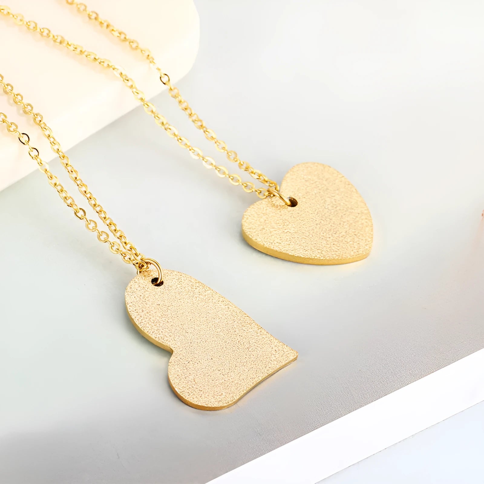 Titanium steel geometric heart-shaped pendant necklace in colour KN25736-Z