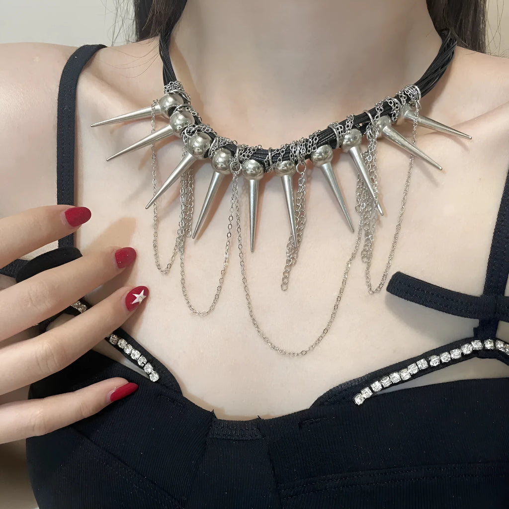 Round rivet bead winding tassel leather necklace in picture colour with electroplated finish.