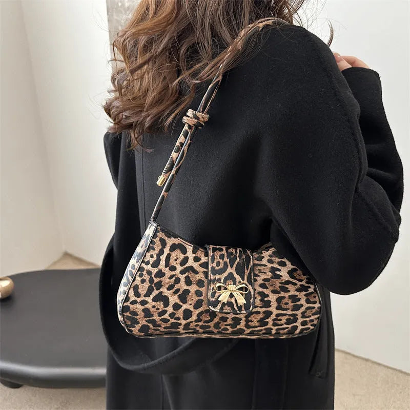 Women's large capacity casual PU handbag with sandwich pocket design in black