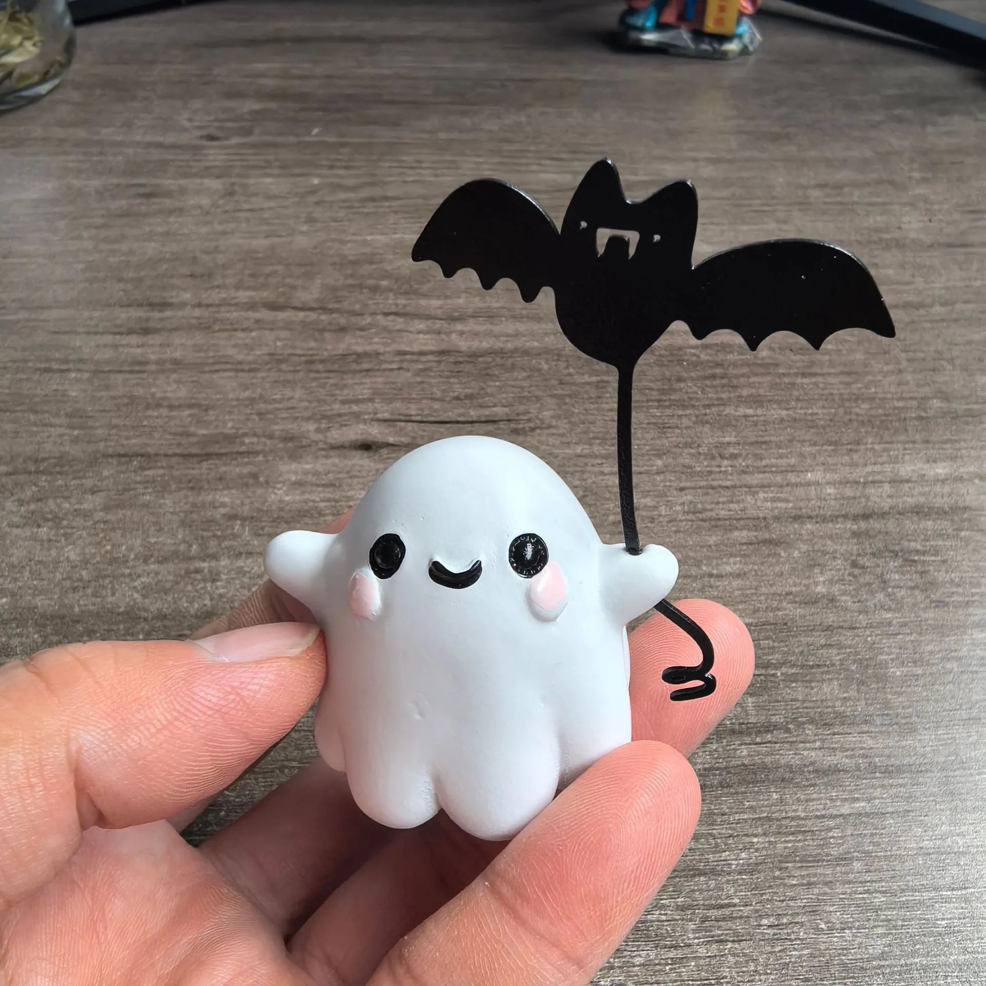 Miniature ghost walking dog Halloween statue made of resin, measuring 4x5x4cm.