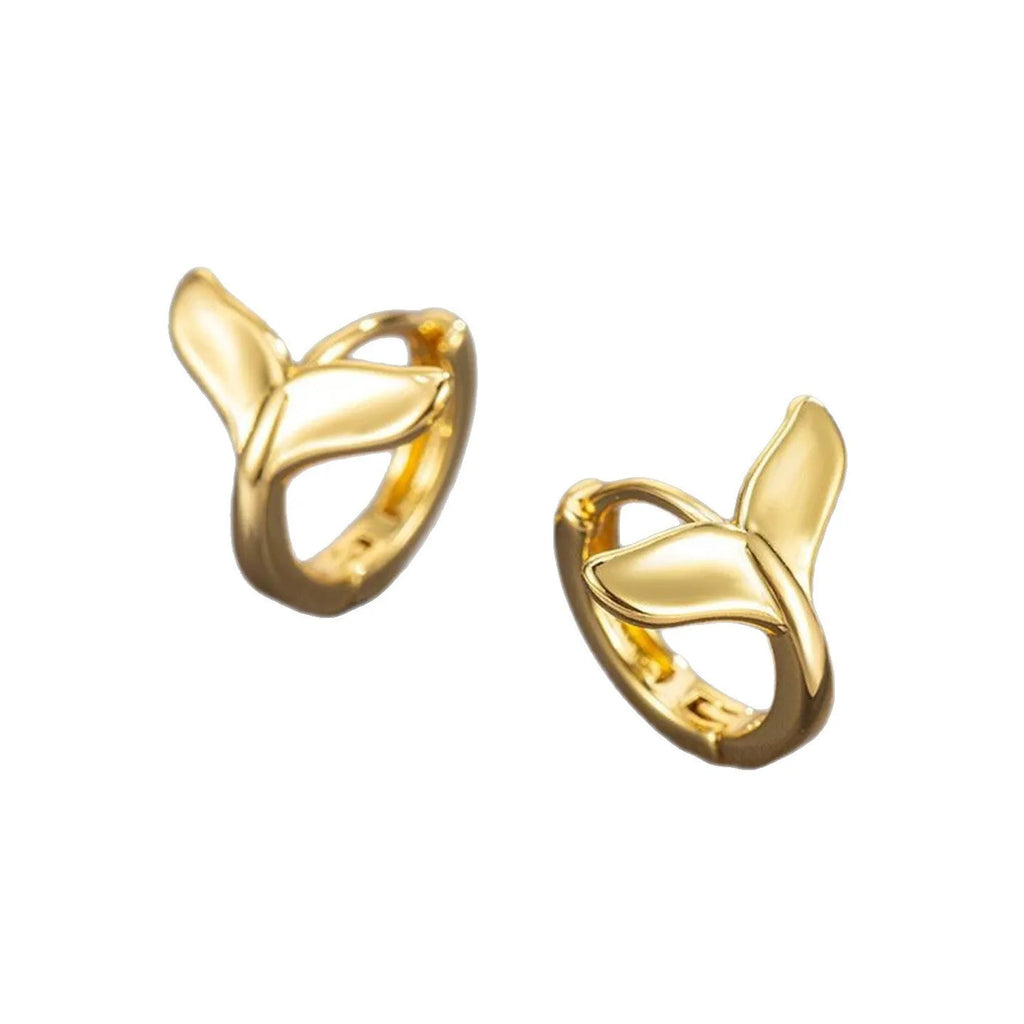 Women's fishtail design earrings with electroplated finish in white gold or yellow gold colour