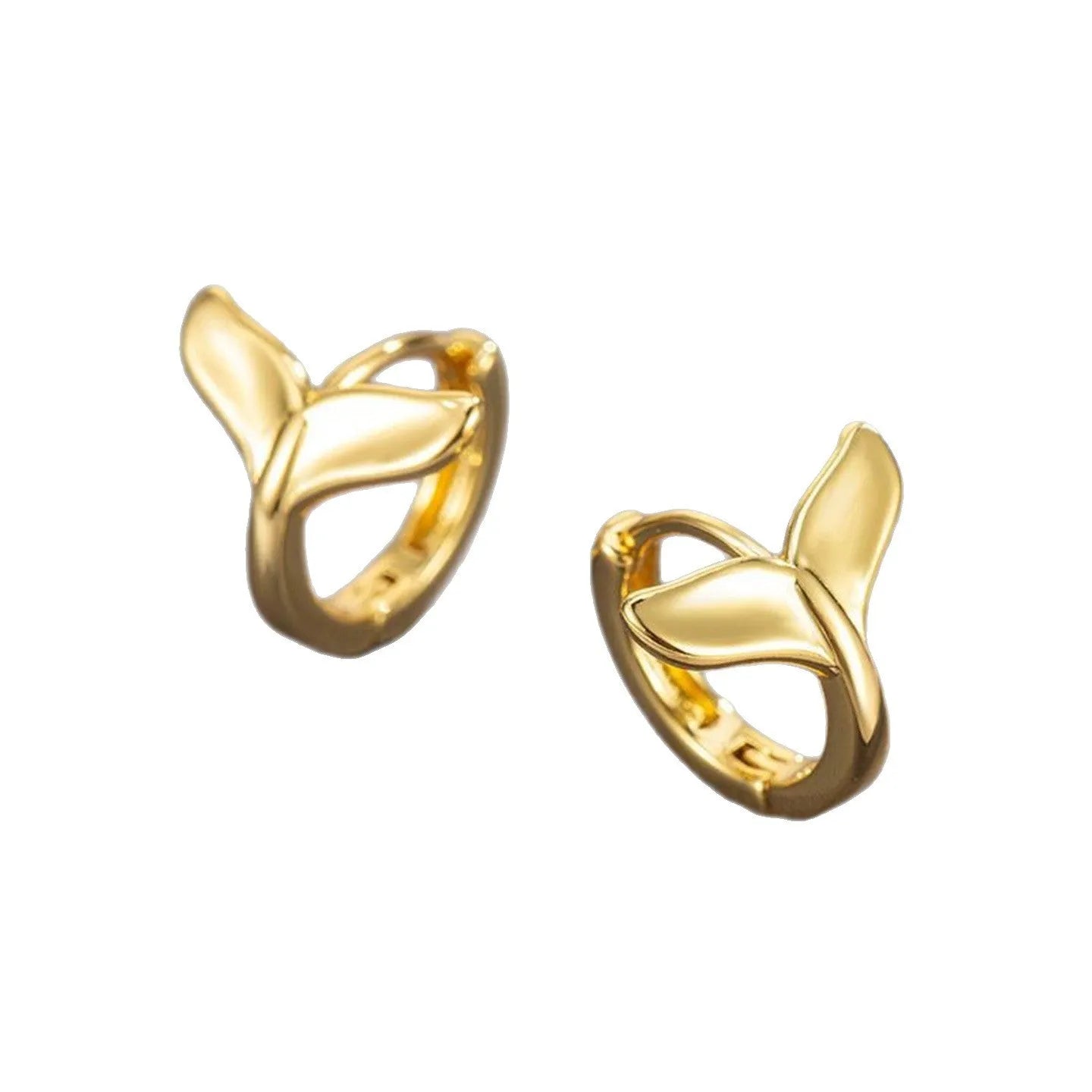 Women's fishtail design earrings with electroplated finish in white gold or yellow gold colour
