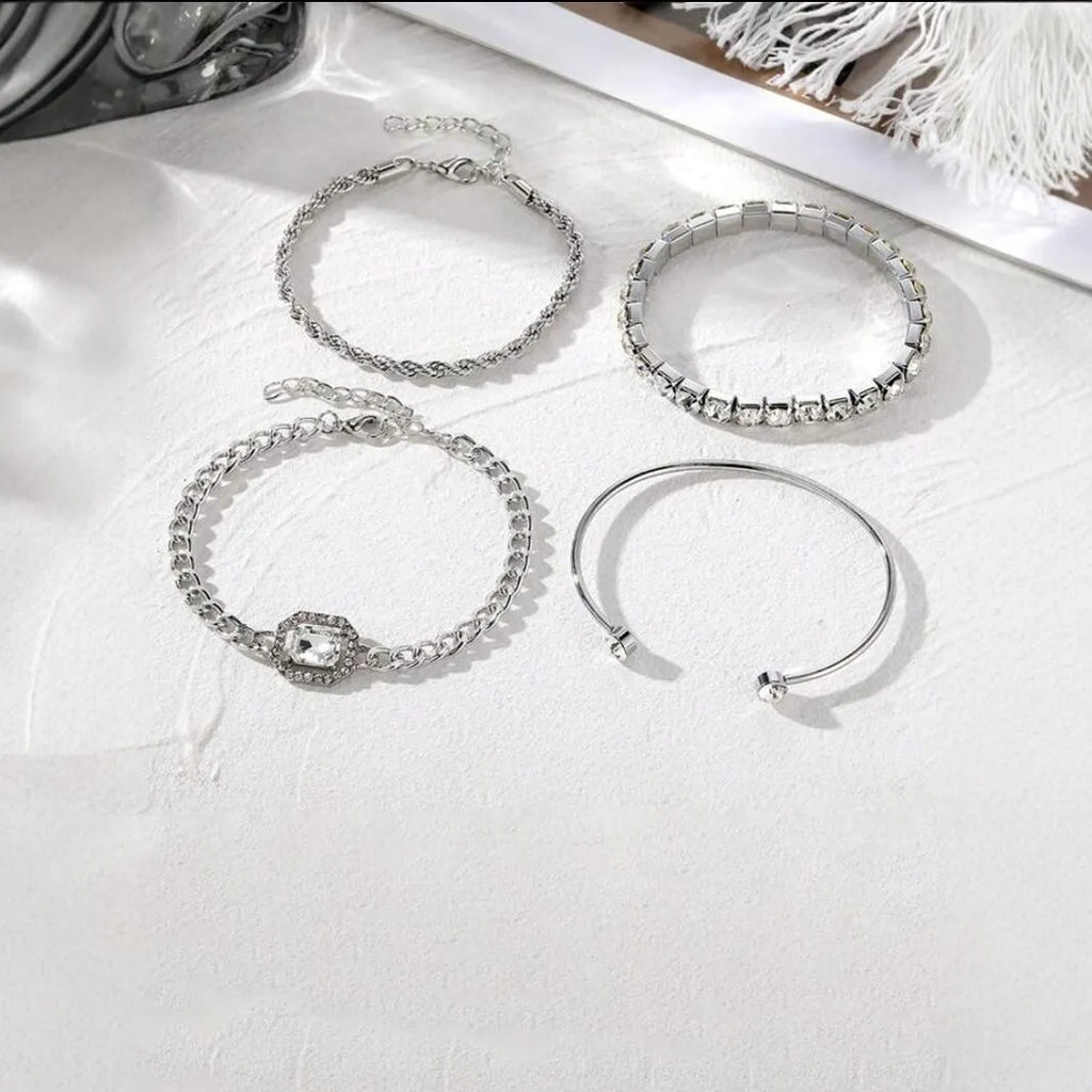 Women's retro geometric alloy jewellery set with square diamond shapes in gold or silver