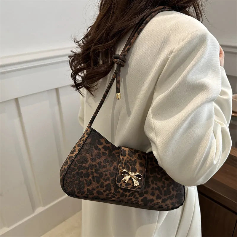 Women's large capacity casual PU handbag with sandwich pocket design in black