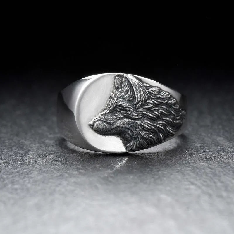 Silver geometric wolf head alloy ring for men in European American retro style
