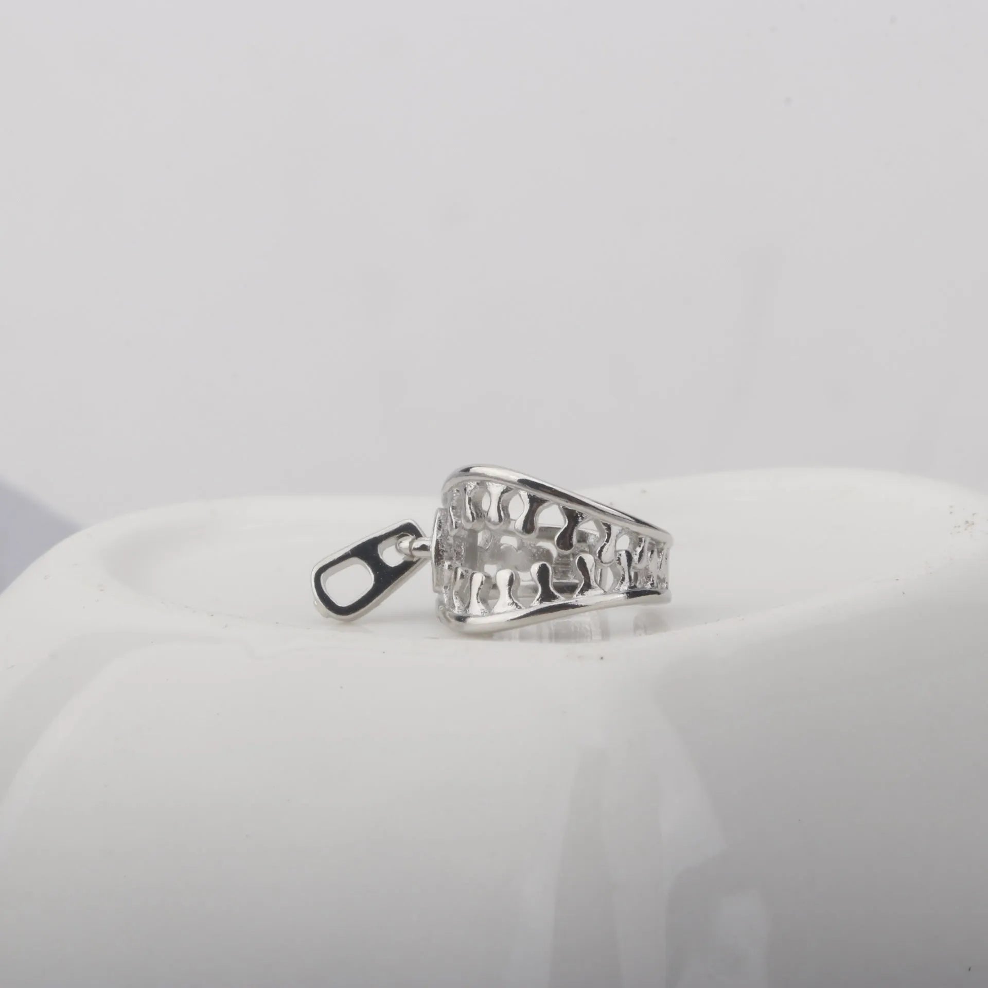 Copper geometric clip-on earrings with line design in ES862 colour.
