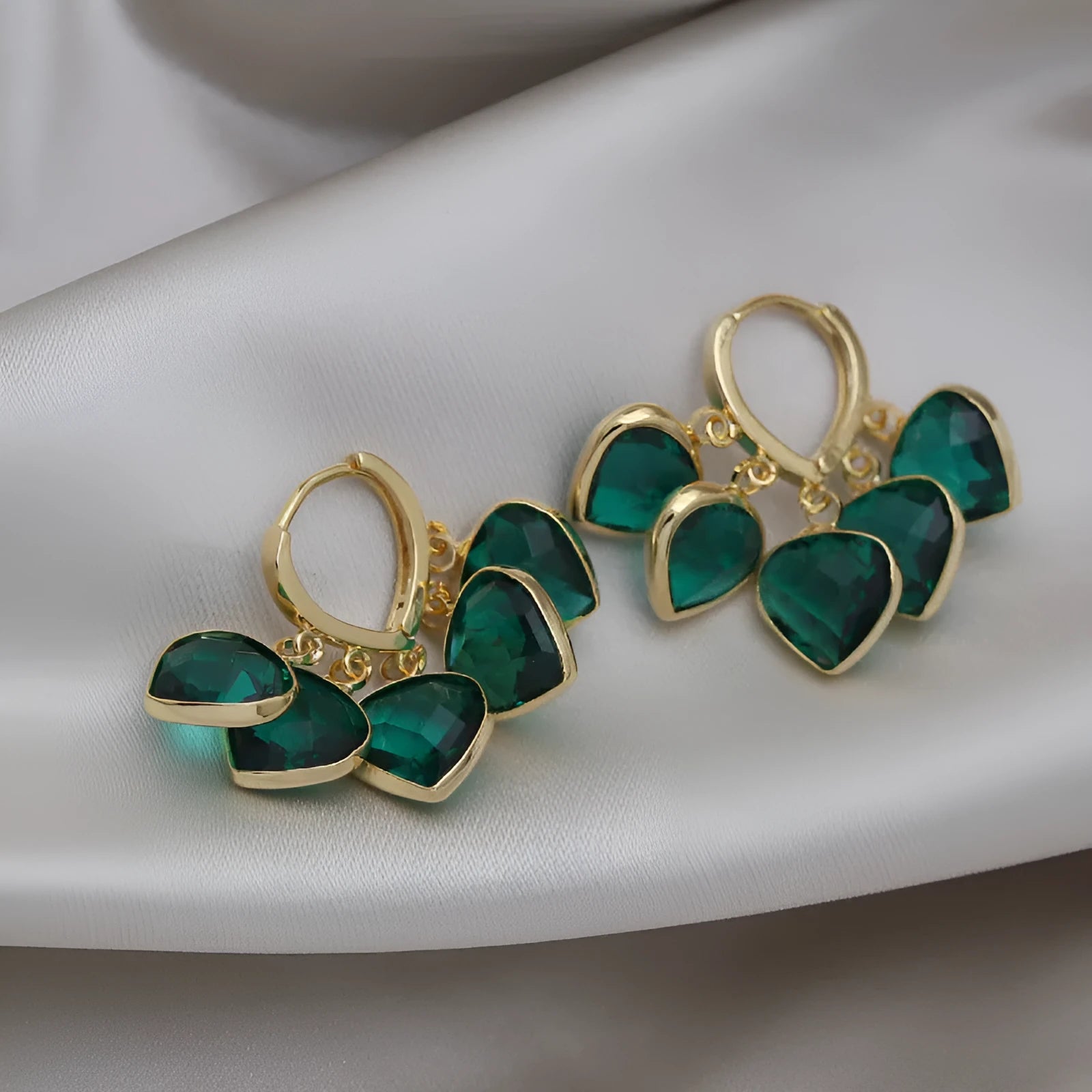 Green heart pendant ear clip earrings with Korean style design and alloy inlay artificial gemstone details