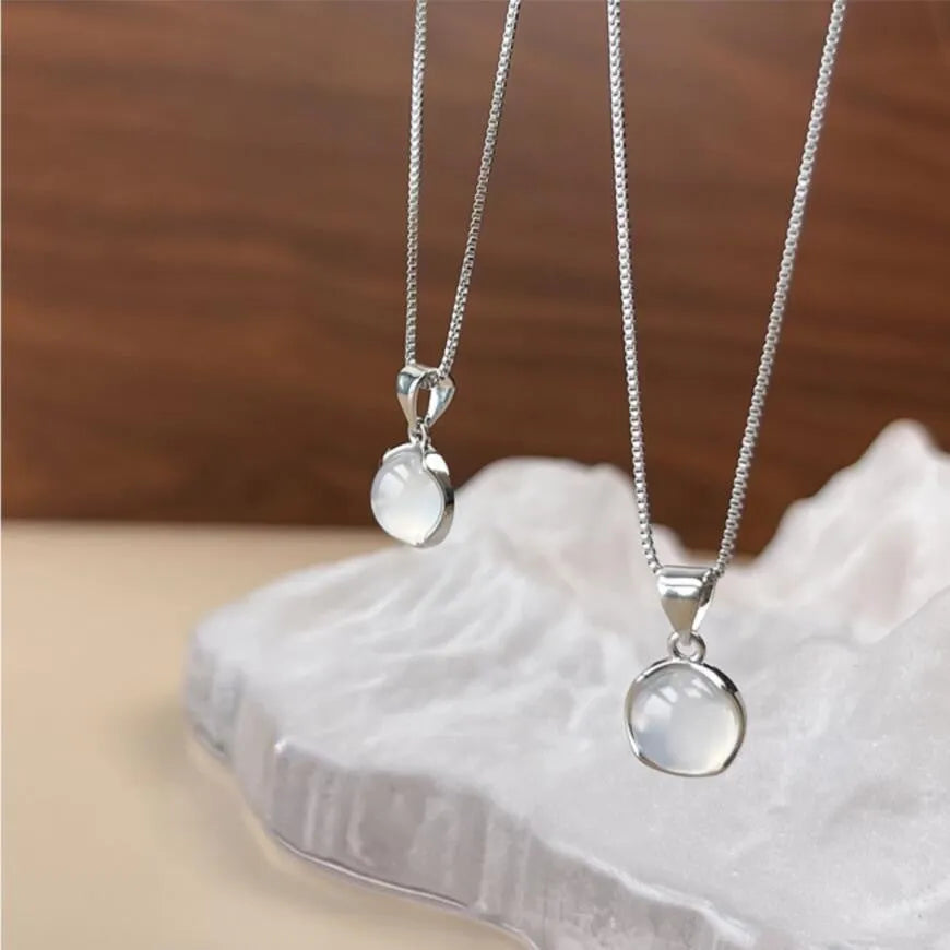 Korean-style geometric eight-point star pendant necklace with adjustable box chain