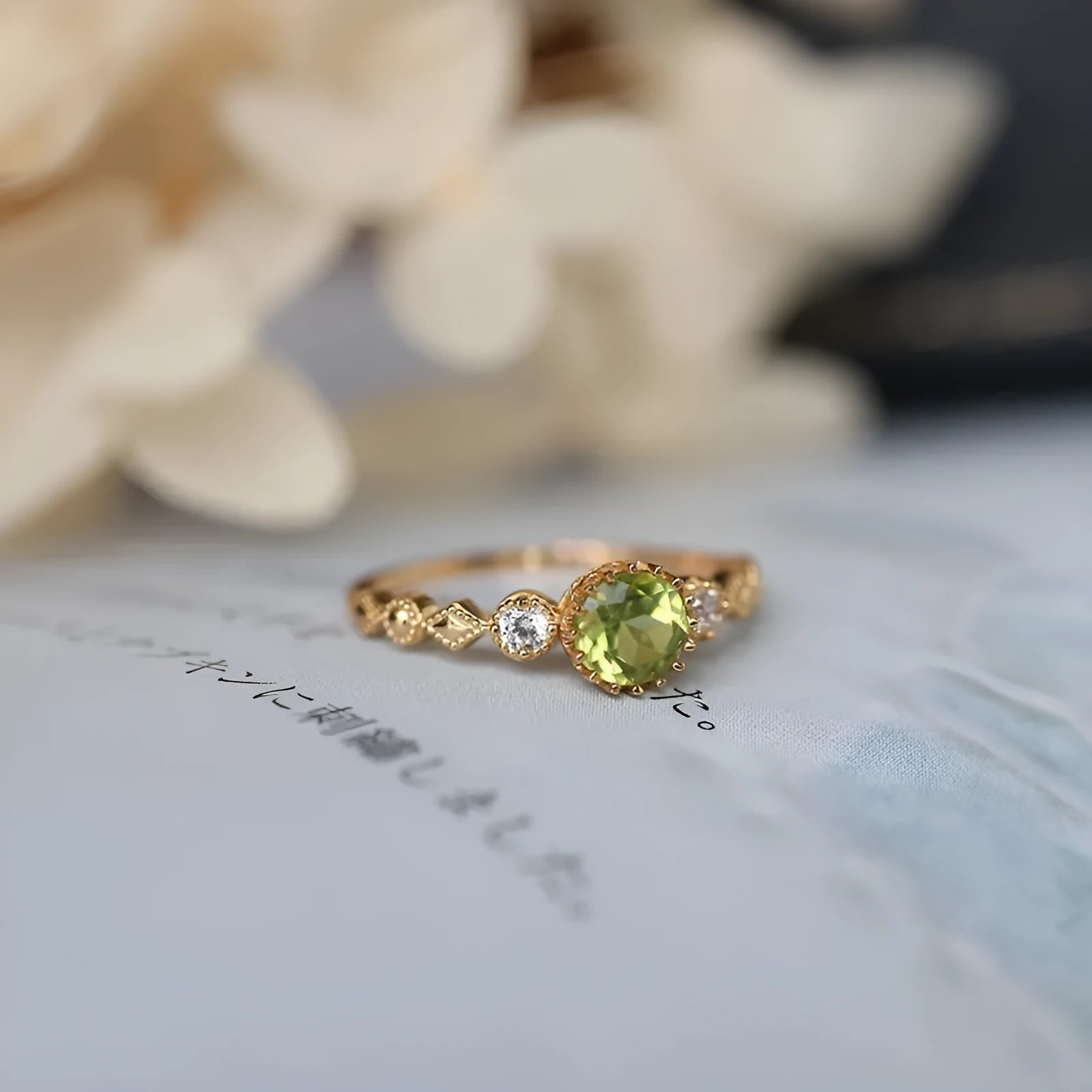 Japanese style women's copper ring with imitation peridot and quadrilateral geometric design