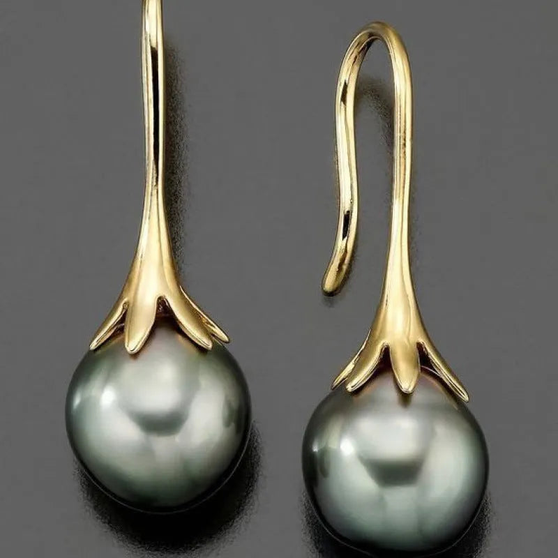 Gold colour retro fashion women's earrings with electroplated alloy construction