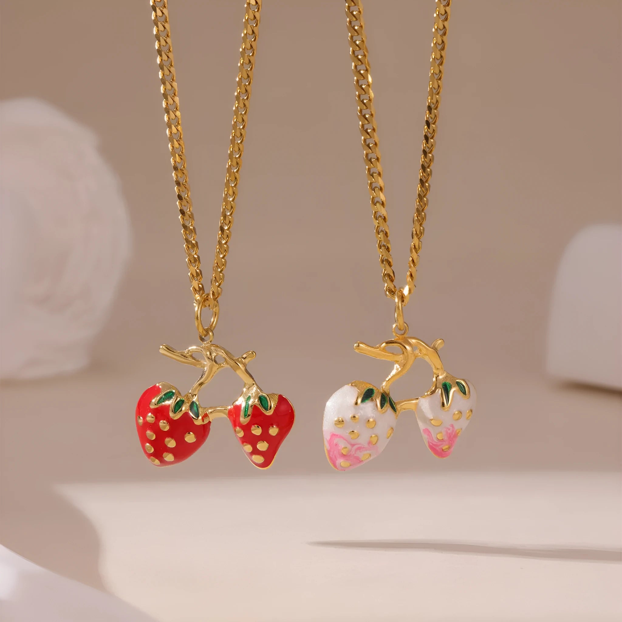 Stainless steel strawberry pendant necklace with alloy chain in red and white gradient colours