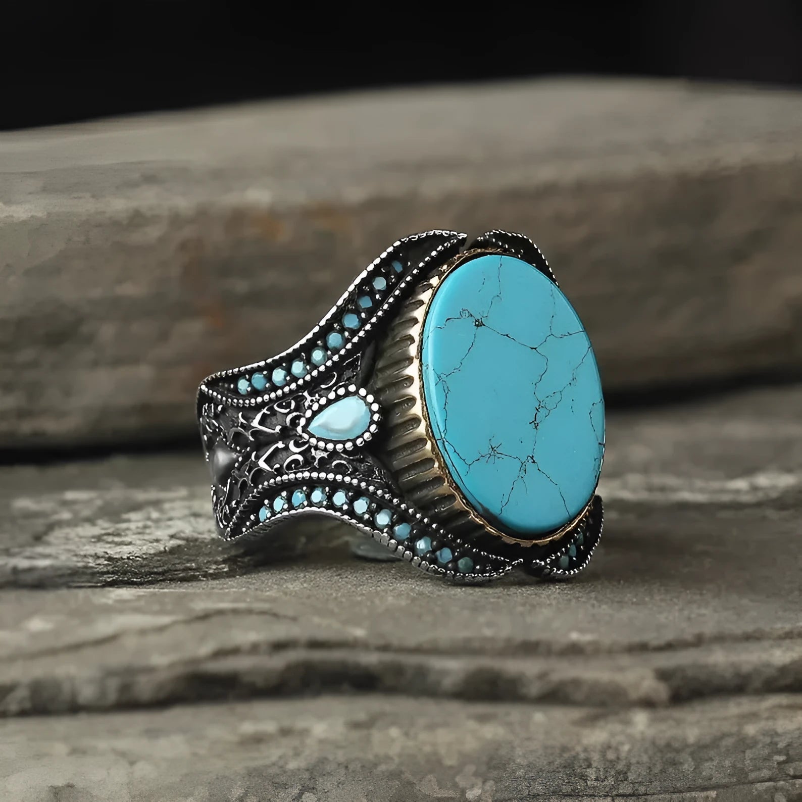 Men's antique silver alloy ring with turquoise stone in simple round design on size chart